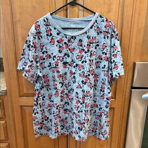 Disney Mickey Mouse Patterned Women's Tee - Gray and Red